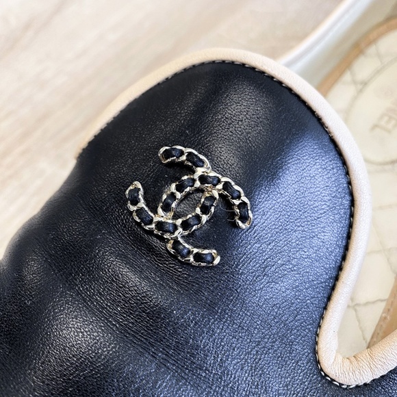 Chanel Flats Black and Nude - Size 41 - Picture 2 of 5